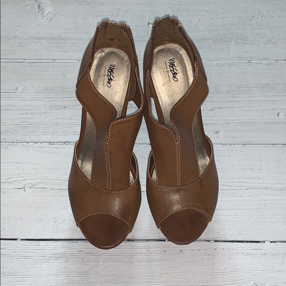 Wedges with Zip Up back size 7.5